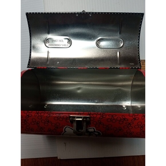 Hello Kitty Barrel Tin Purse - Picture 6 of 6